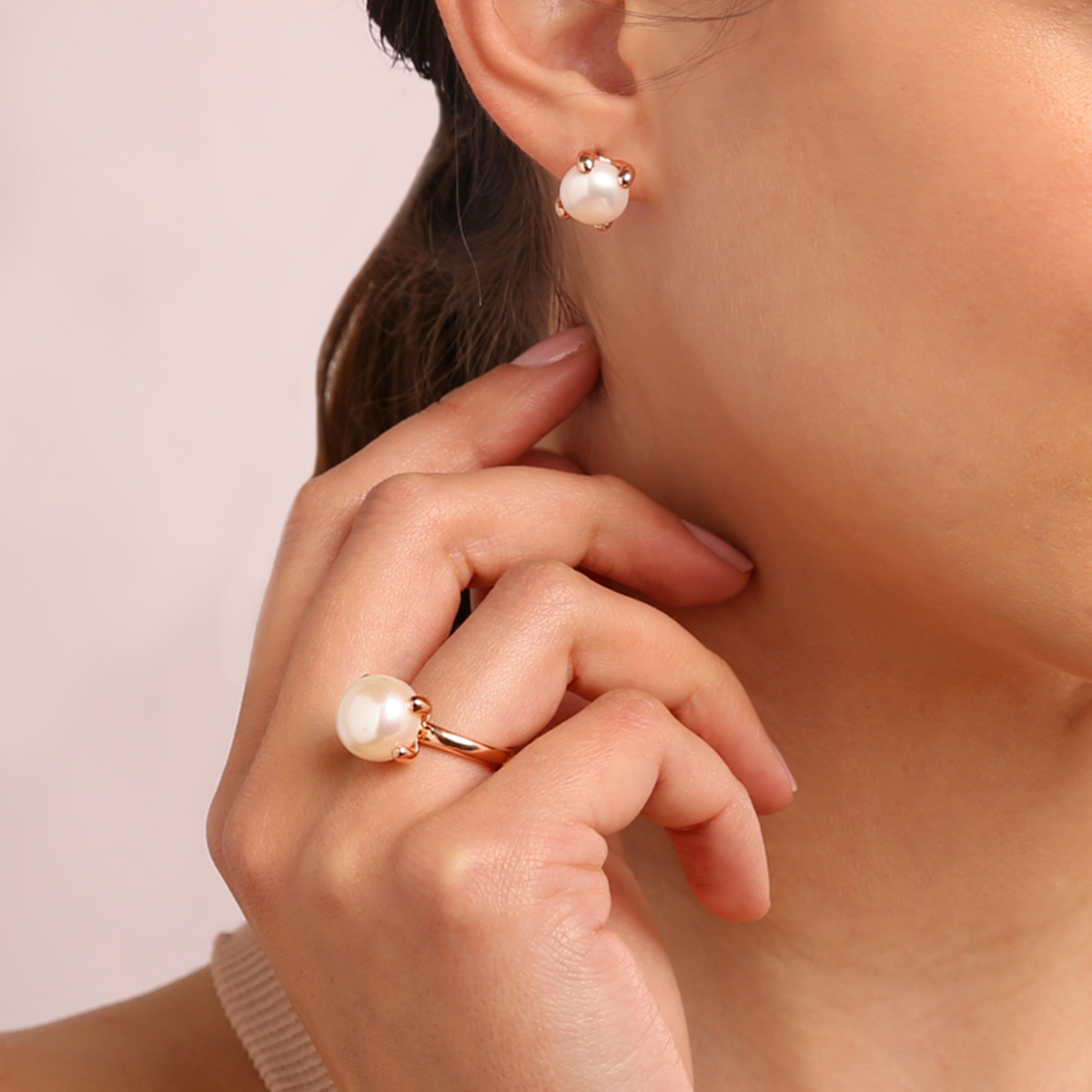 Cocktail Ring with Freshwater Cultured Pearl