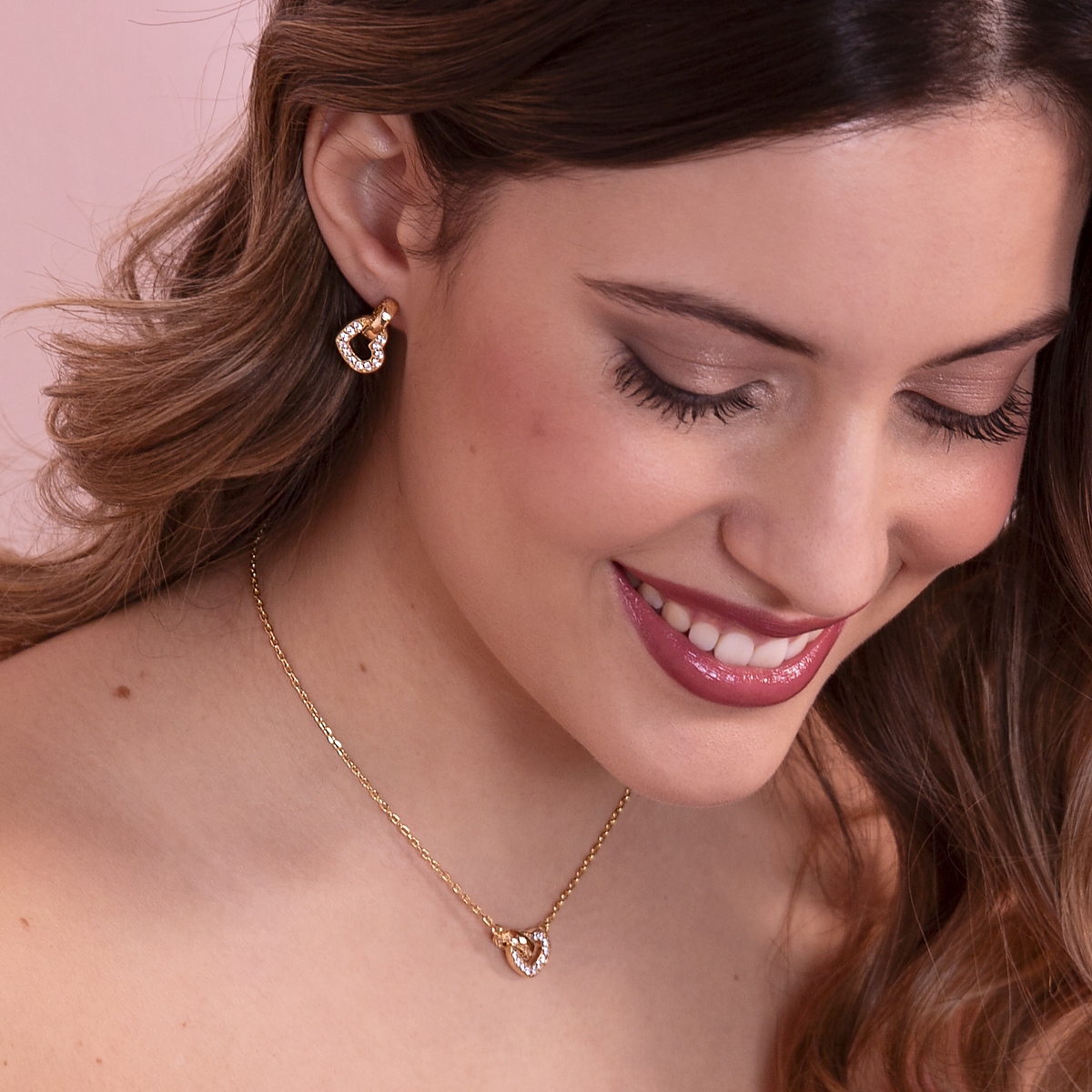 Golden Pendant Earrings with Double Pavé Heart Element and Oval Link